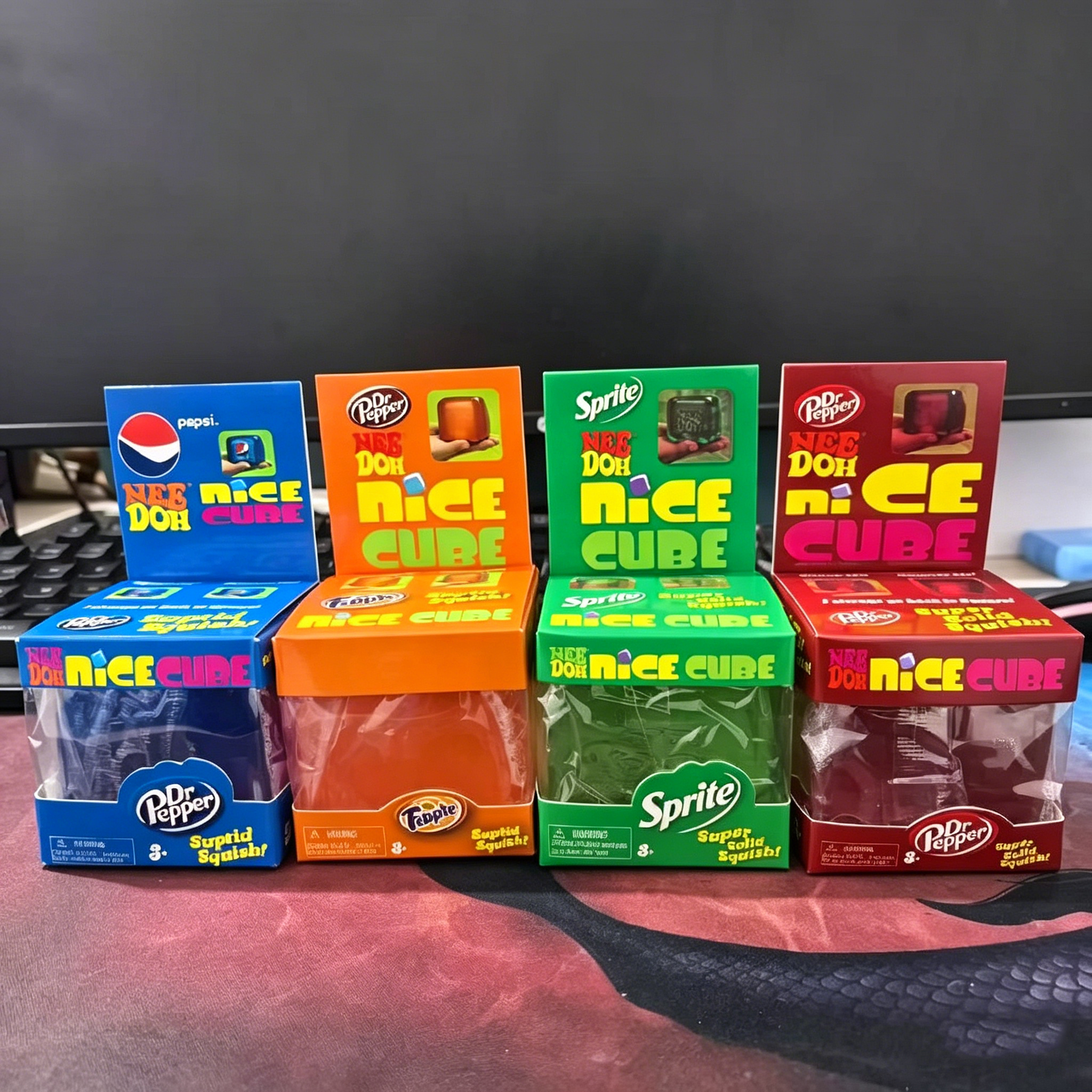 Schylling NeeDoh Ice Cream Con - Fidget Cube Original 评论和价格